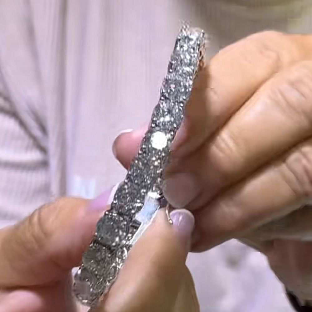 18k 46ct Solitaire Tennis Bracelet - Picture 3 of 11